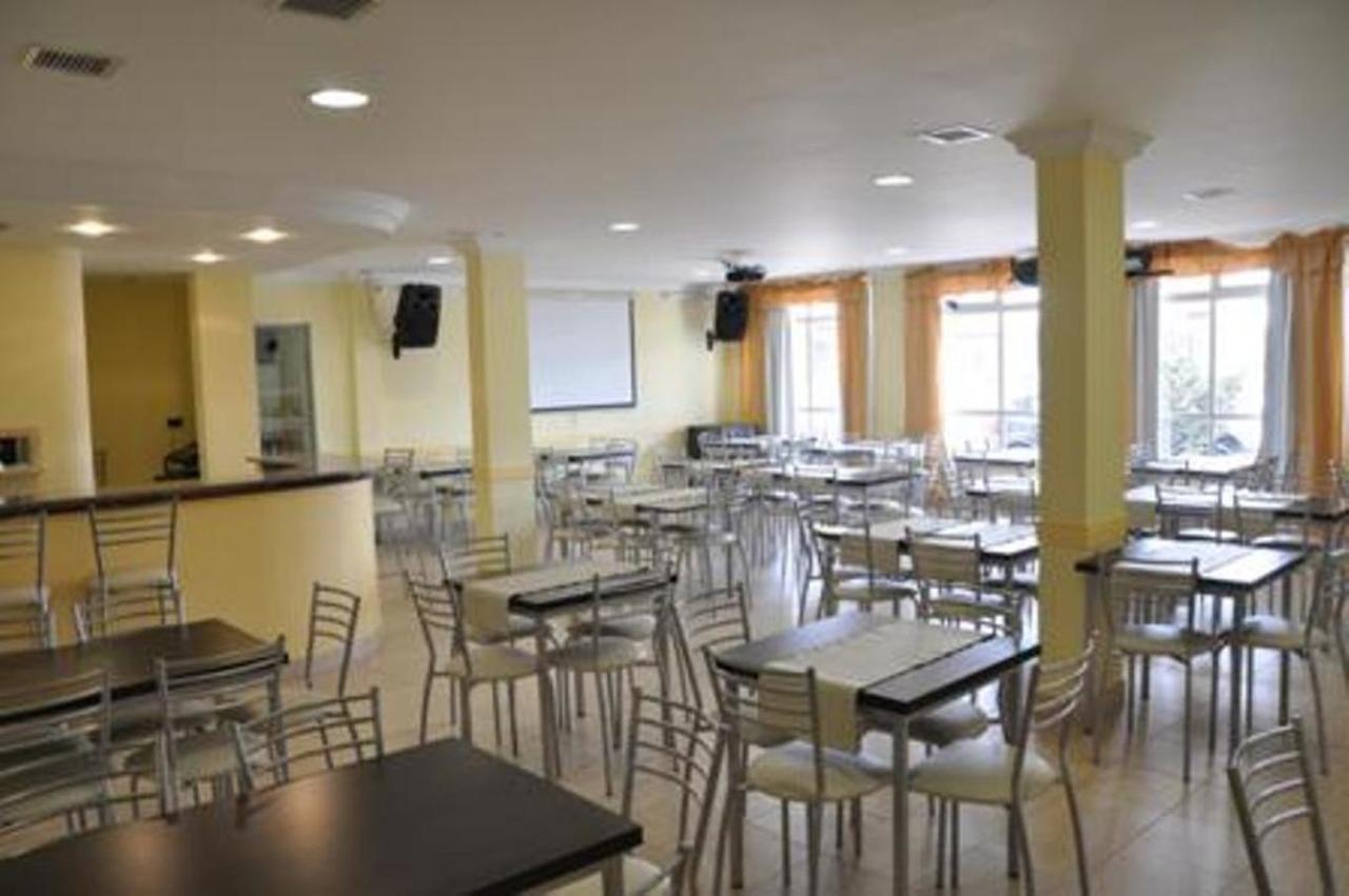 Hotel Tandil Puerto Madryn Eksteriør billede